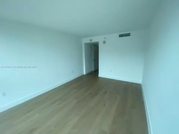 Miami, FL 33129,2101 Brickell Ave #1401