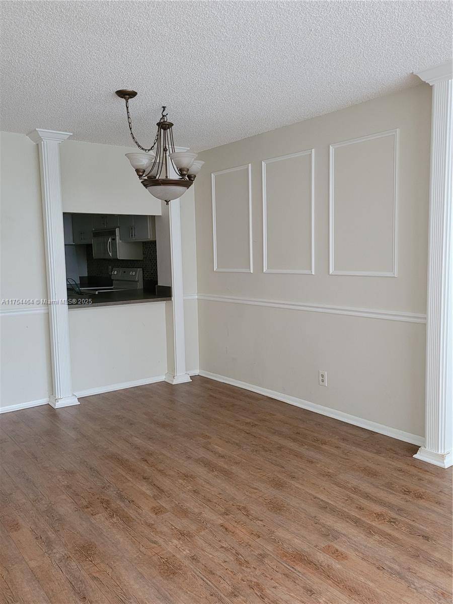 Davie, FL 33324,9410 Live Oak Pl #208