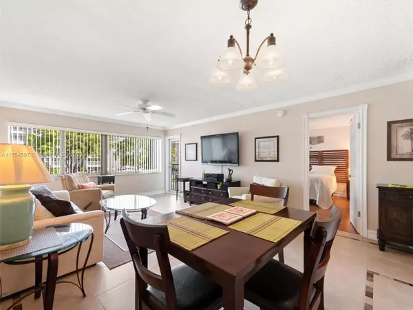 Hallandale Beach, FL 33009,329 SE 3rd St #203P