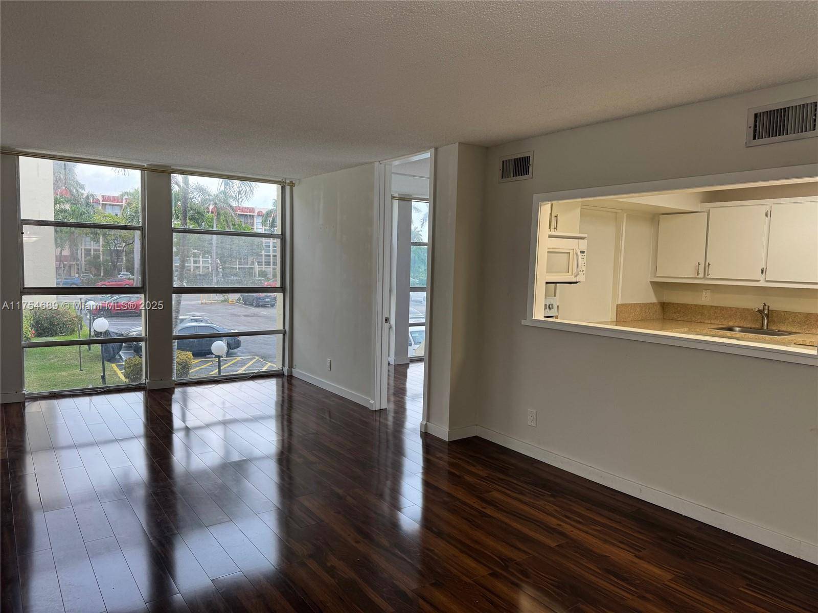 Hallandale Beach, FL 33009,851 Three Islands Blvd #218