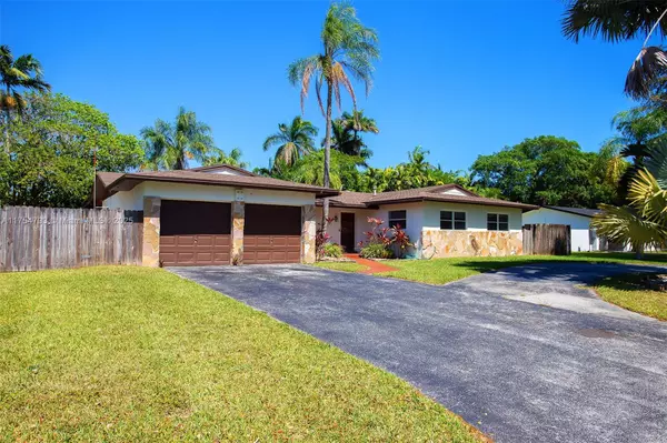 8865 SW 183rd Ter, Palmetto Bay, FL 33157