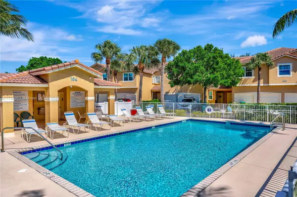 154 Village Blvd #J, Tequesta, FL 33469