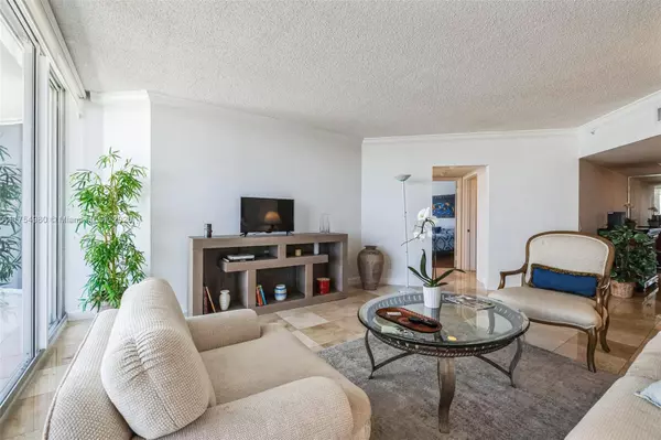 Aventura, FL 33180,21205 Yacht Club Dr #1802