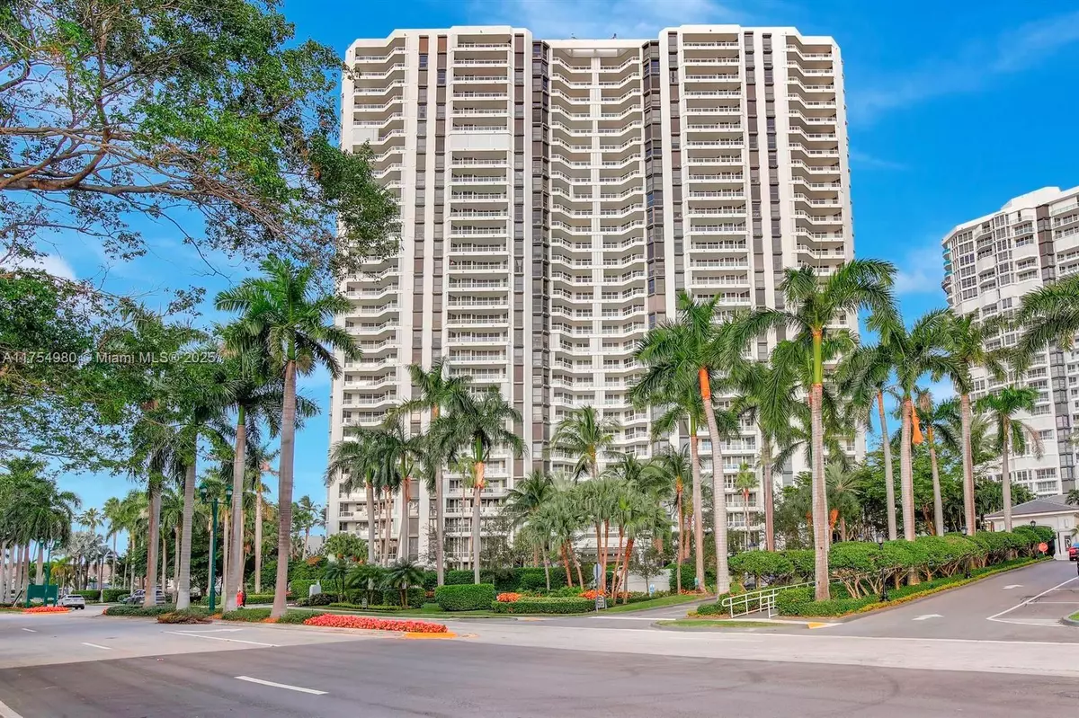 Aventura, FL 33180,21205 Yacht Club Dr #1802