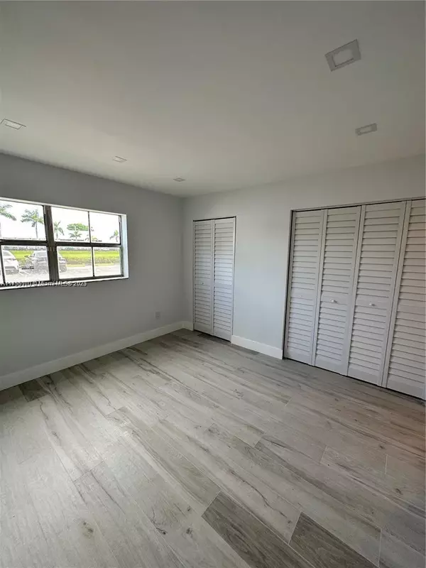Pinecrest, FL 33156,8600 SW 67th Ave #906