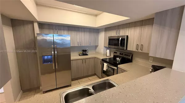 Sunny Isles Beach, FL 33160,17375 Collins Ave #1106