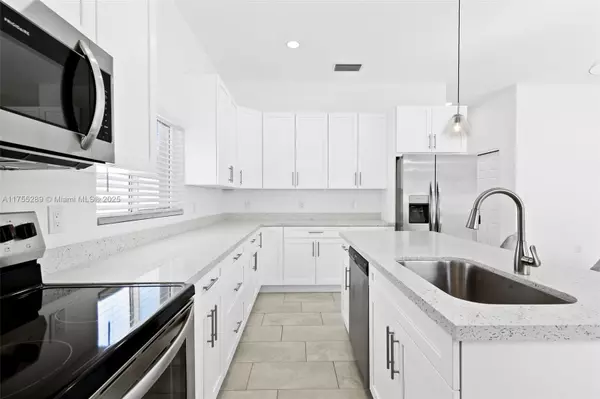 Fort Lauderdale, FL 33311,2818 NW 7th Ct