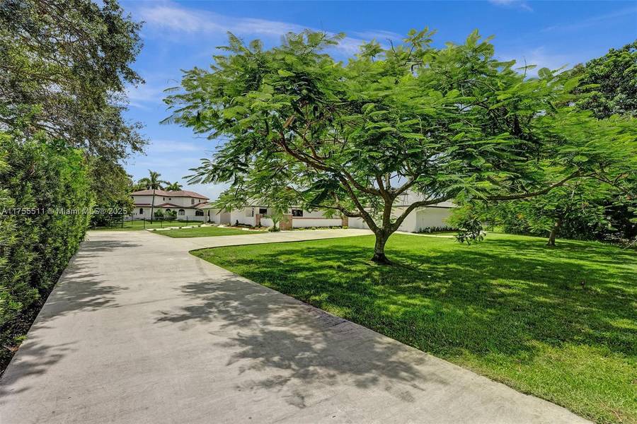 12100 NW 6th St, Plantation, FL 33325