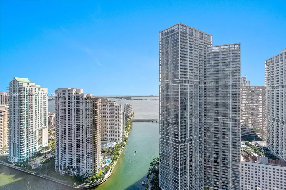 Miami, FL 33131,300 Biscayne Blvd Way #3506