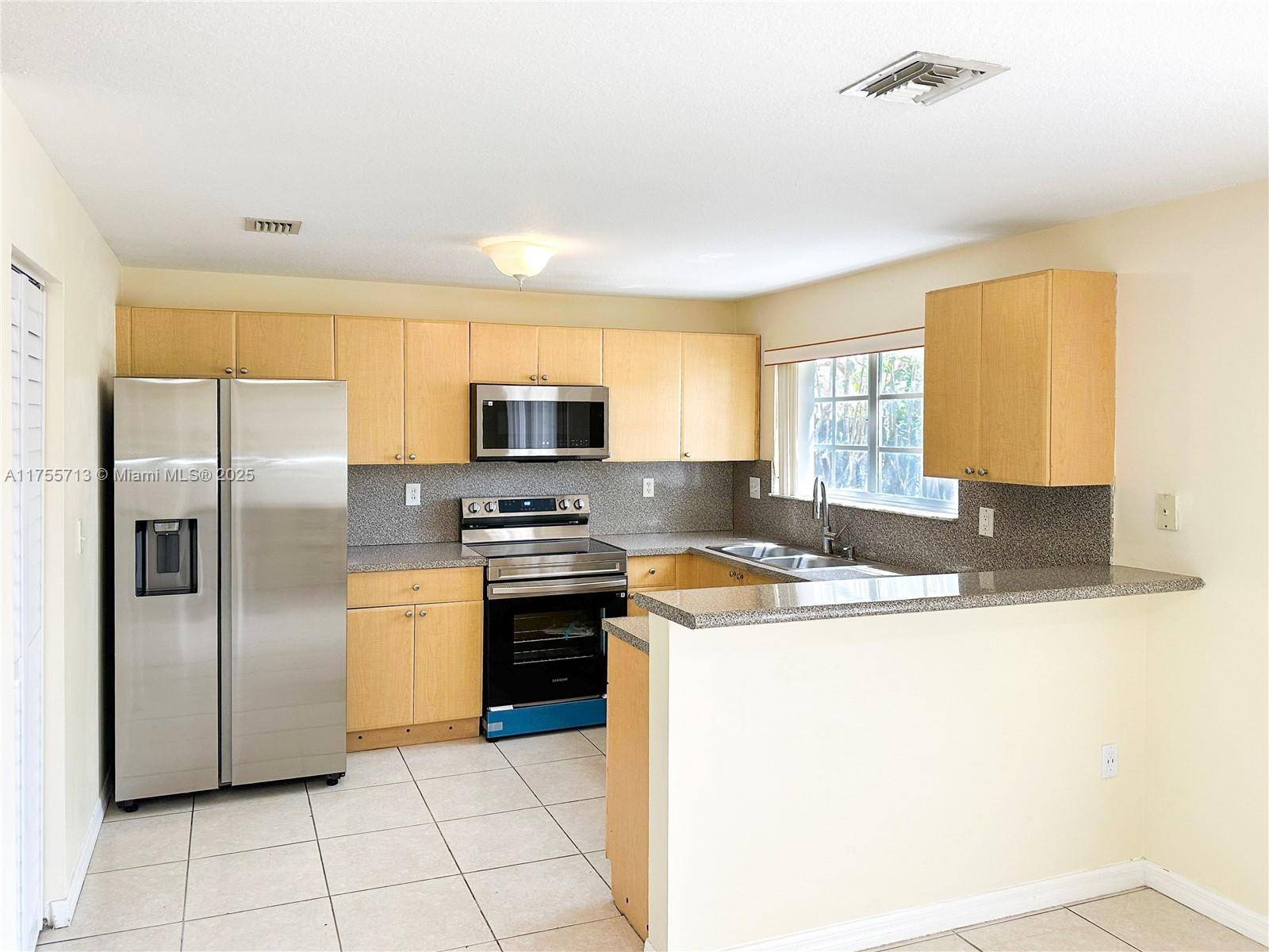Homestead, FL 33032,14116 SW 260th St #105