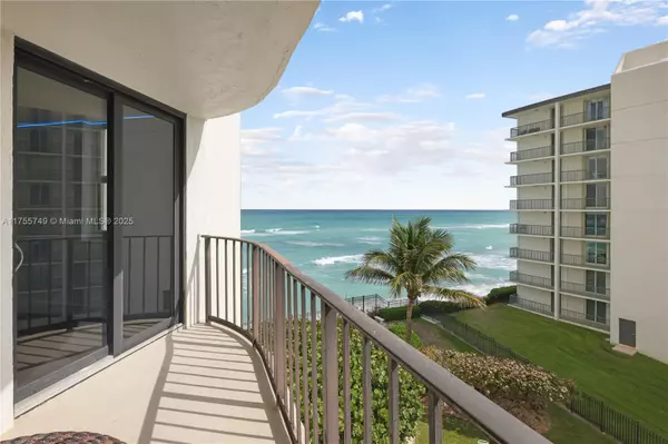 Singer Island, FL 33404,5420 N Ocean Dr #504