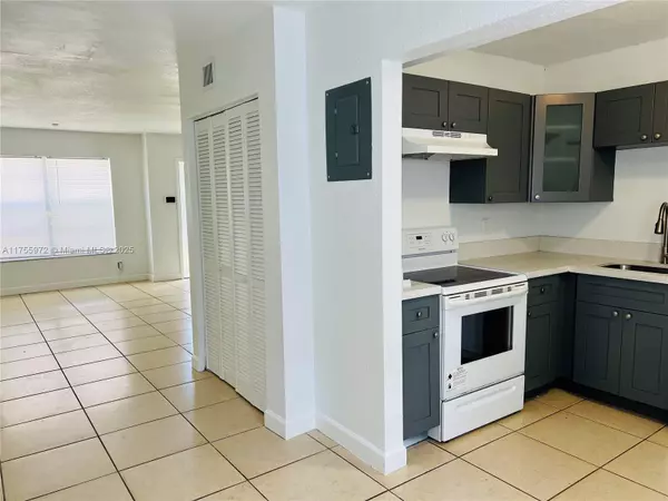 Plantation, FL 33317,4705 NW 9th Dr #4705