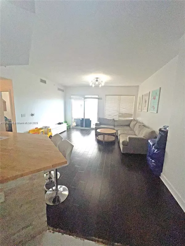 Hollywood, FL 33020,1830 Radius Dr #1123