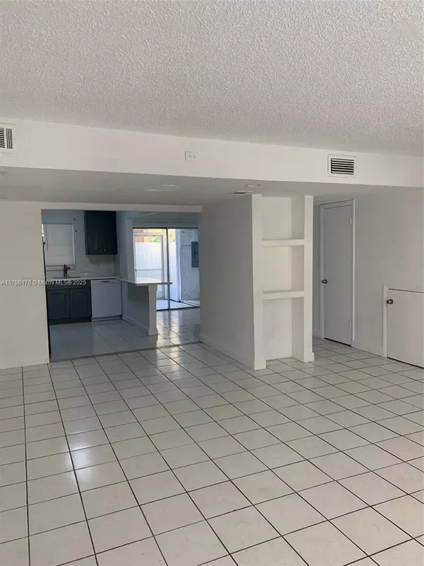 Davie, FL 33314,6520 SW 41st St #6520