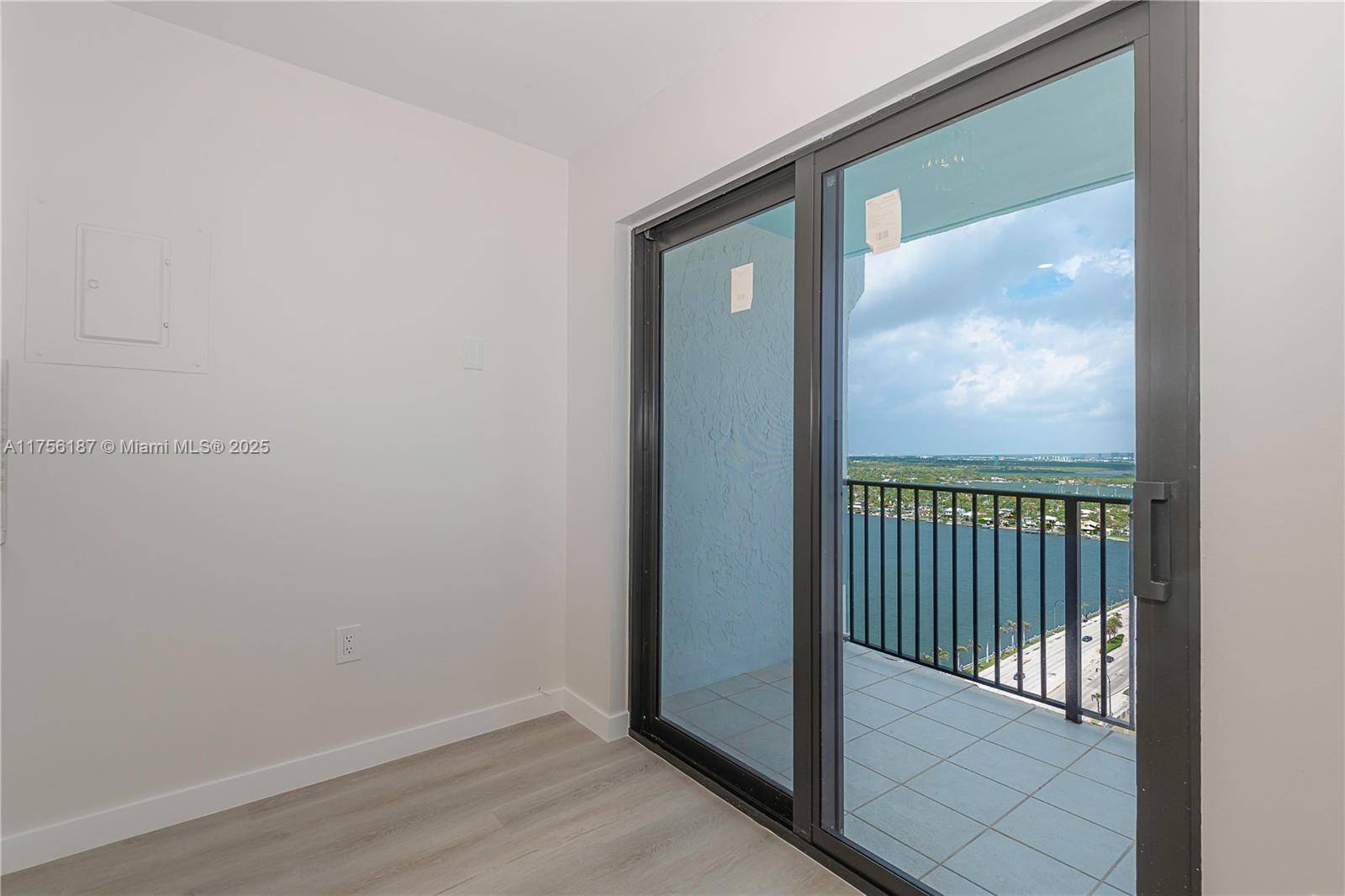 Hollywood, FL 33019,1201 S Ocean Dr #2509S