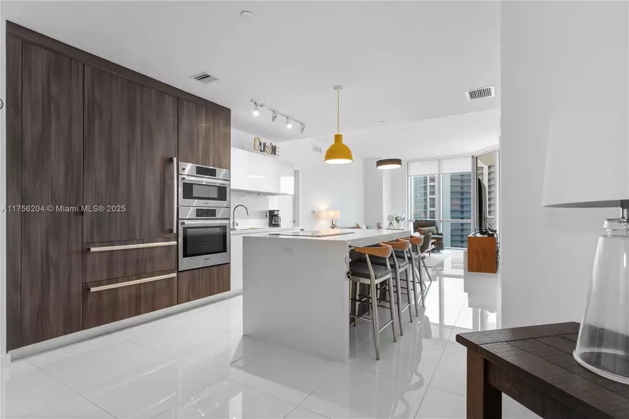 851 NE 1st Ave #3907, Miami, FL 33132