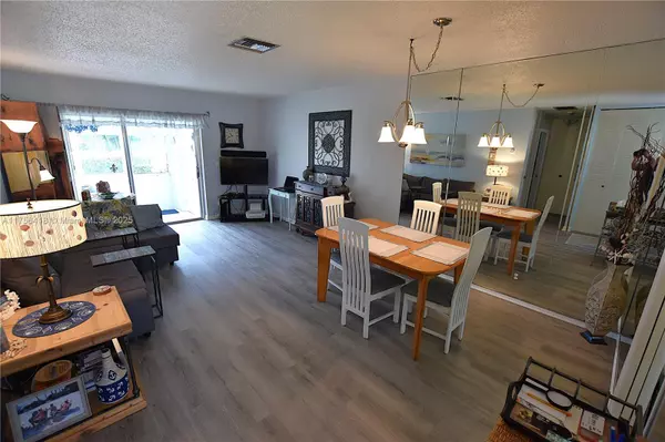 West Palm Beach, FL 33415,2551 W Emory Dr #D