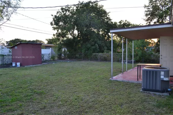 Lauderhill, FL 33311,3282 NW 13th St