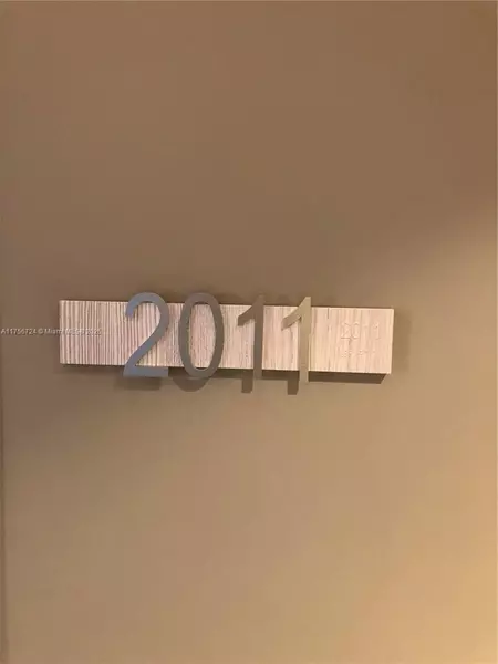 1000 Brickell Plz #2011, Miami, FL 33131