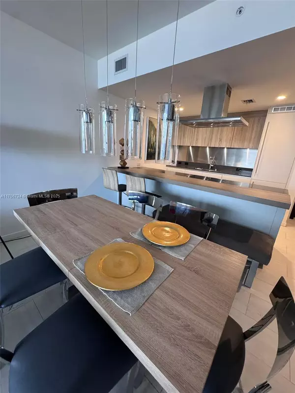 Miami, FL 33131,1000 Brickell Plz #2011