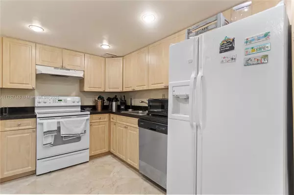 Sunny Isles Beach, FL 33160,100 Bayview Dr #307