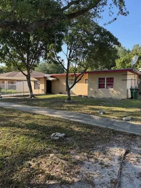 North Miami, FL 33168,315 NW 127th St