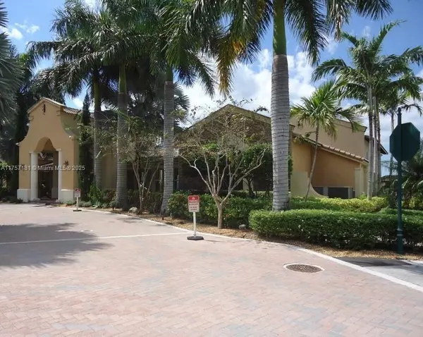 Homestead, FL 33033,930 NE 34th Ave #202