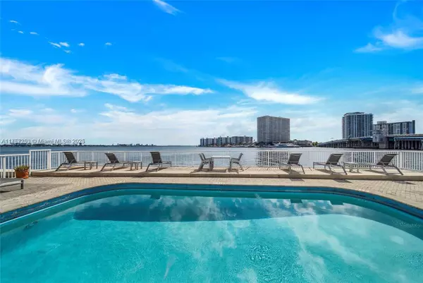 2016 Bay Dr #304, Miami Beach, FL 33141