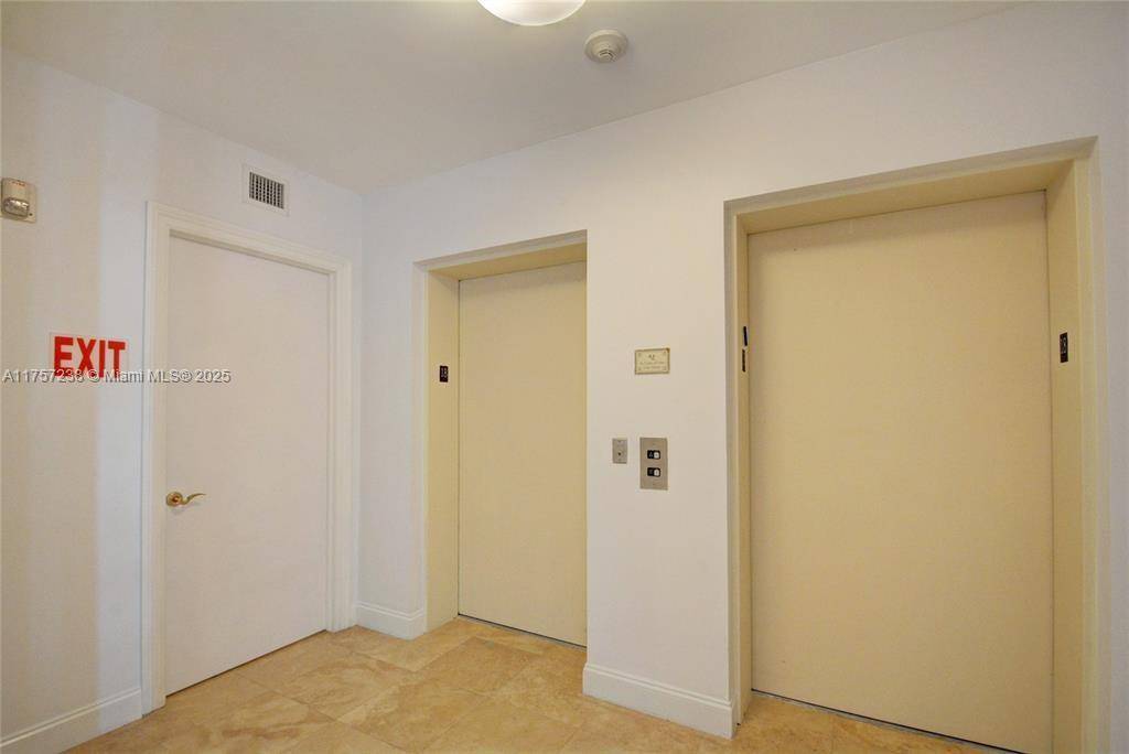 Aventura, FL 33180,20201 E Country Club Dr #1808