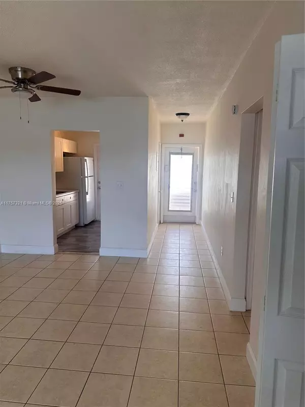 Miami, FL 33179,19001 NE 2nd Ave #1404