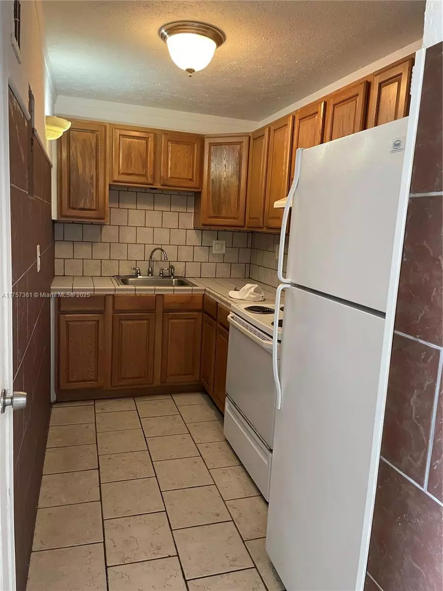Fort Lauderdale, FL 33304,900 NE 18th Ave #1004