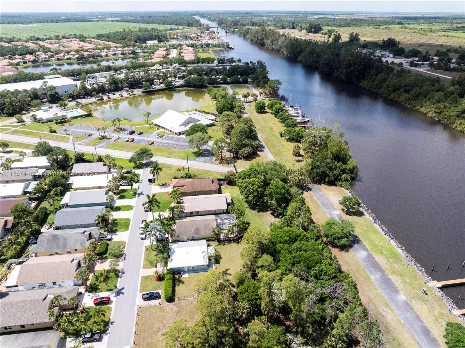 Stuart, FL 34997,8904 SW Fishermans Wharf Drive
