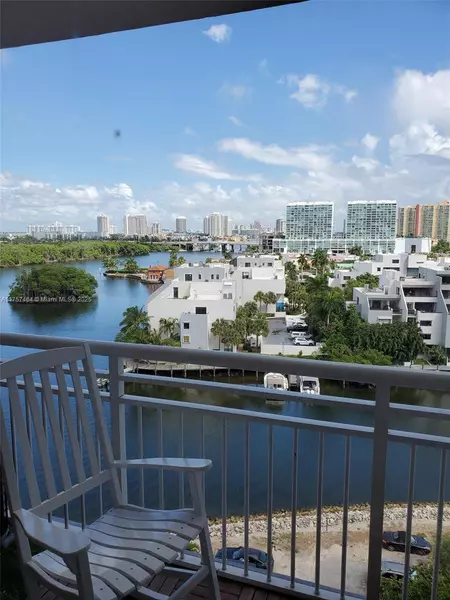 400 Kings Point Dr #1018, Sunny Isles Beach, FL 33160