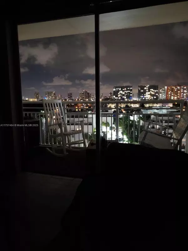 Sunny Isles Beach, FL 33160,400 Kings Point Dr #1018