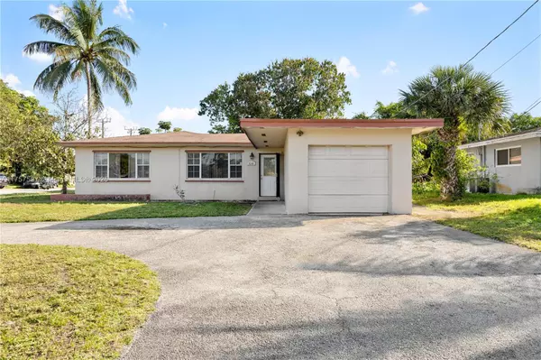 4200 NW 2nd St, Plantation, FL 33317