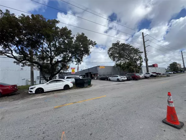 Miami, FL 33126,7357 NW 7th St