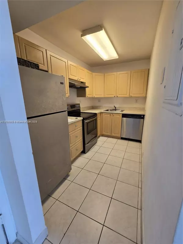 Plantation, FL 33324,405 S Pine Island Rd #202D