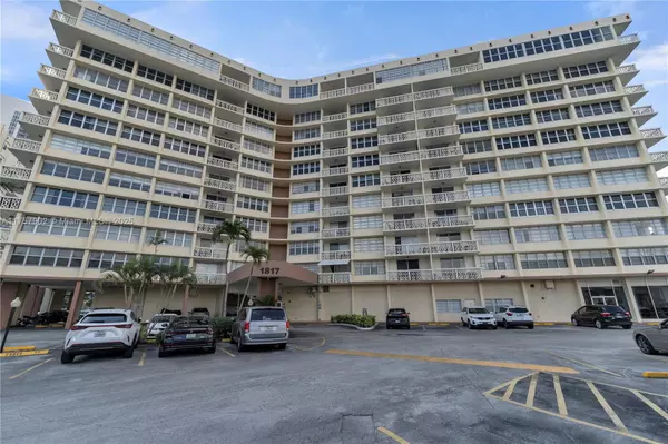 1817 S Ocean Dr #827, Hallandale Beach, FL 33009