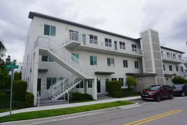 Doral, FL 33178,10222 NW 64th way #103
