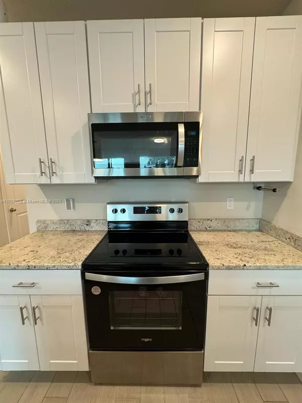 Mangonia Park, FL 33407,5677 Mentmore Dr #5677