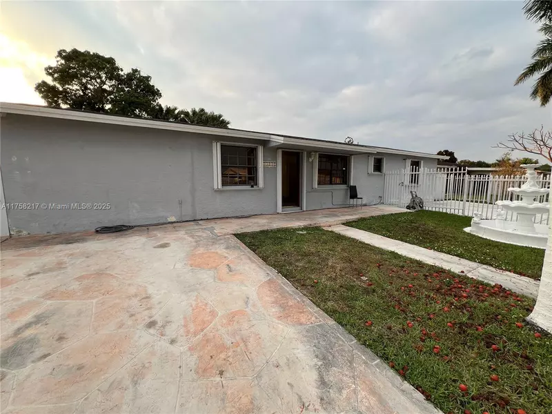 25420 SW 124th Pl #1, Homestead, FL 33032