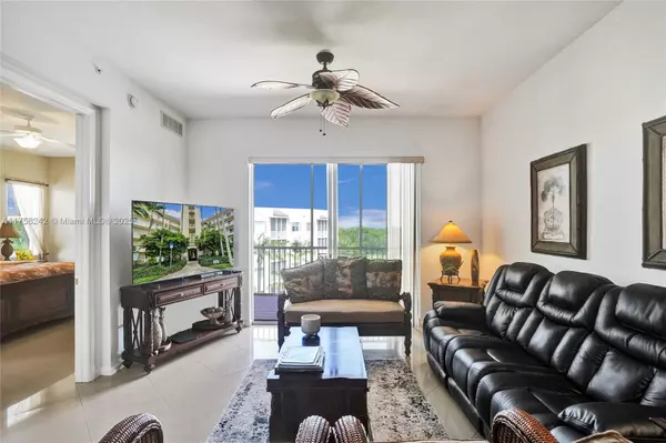 Pompano Beach, FL 33069,3500 Oaks Clubhouse Dr #501
