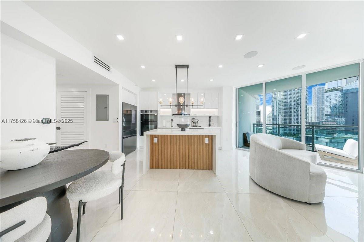 Miami, FL 33130,350 S Miami Ave #2314