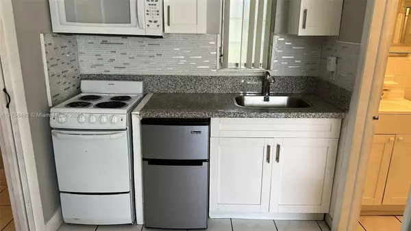 Fort Lauderdale, FL 33301,90 Isle Of Venice Dr #7
