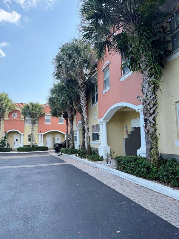 2620 Pierce St #A2, Hollywood, FL 33020