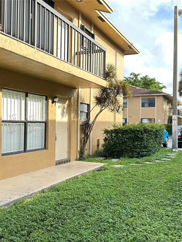 Hialeah, FL 33016,6705 W 26th Dr #13-7