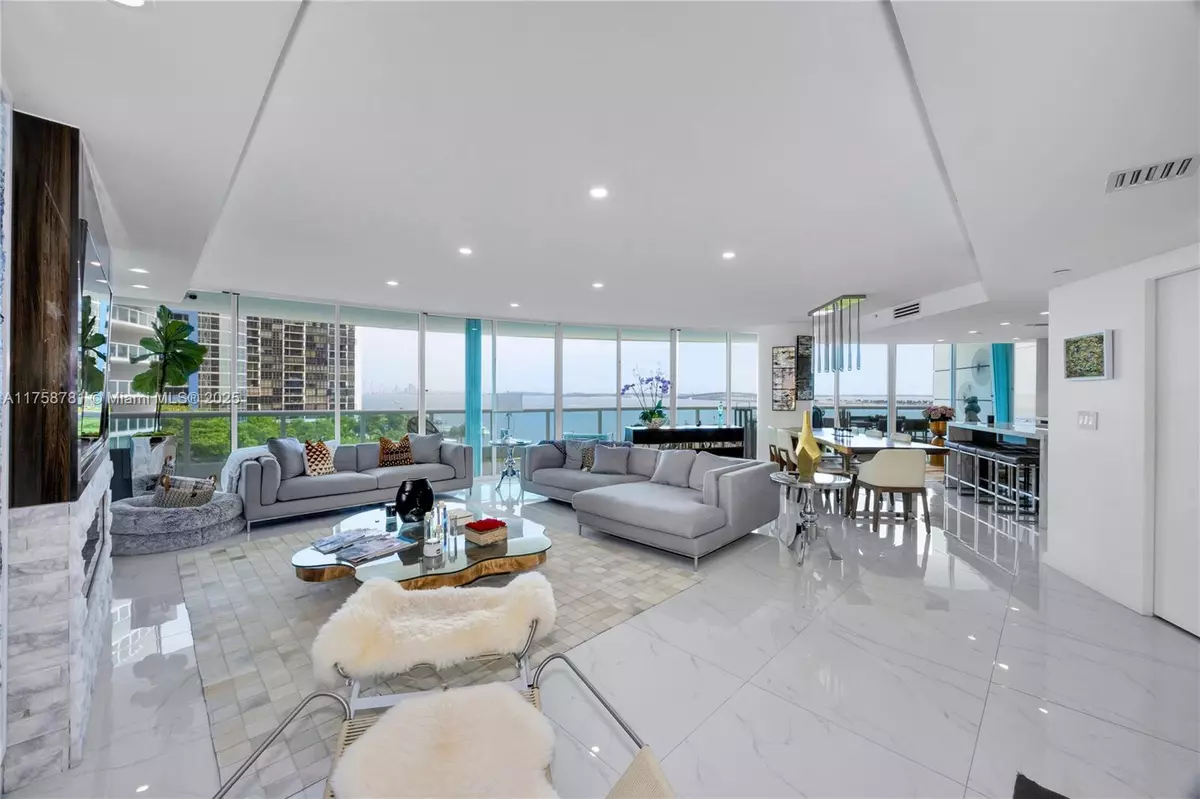 Miami, FL 33129,2127 Brickell Ave #801