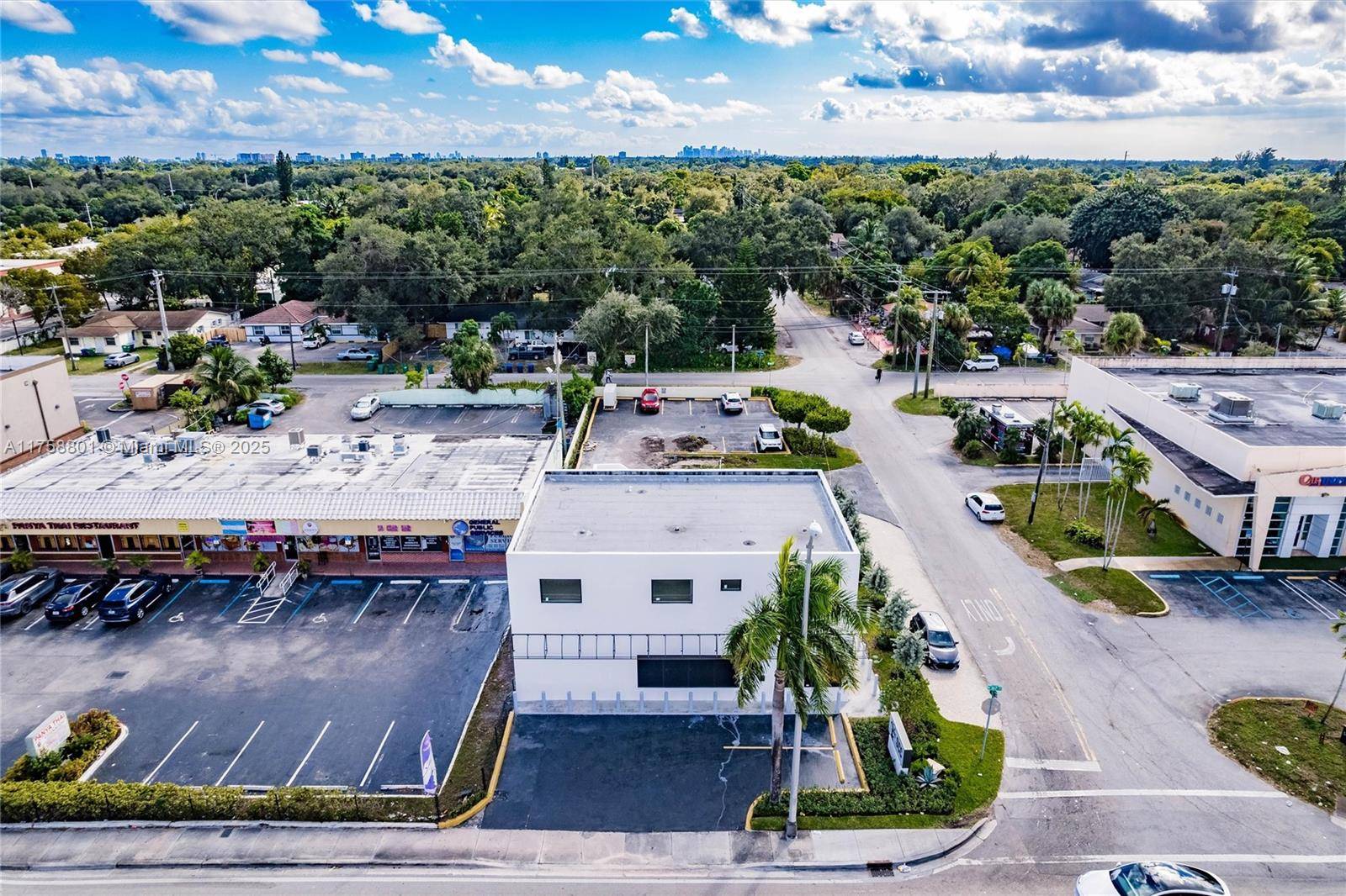 Miami, FL 33162,500 NE 167th St #2a