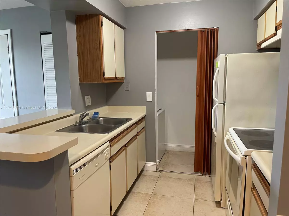 Pompano Beach, FL 33069,1247 SW 46th Ave #1312