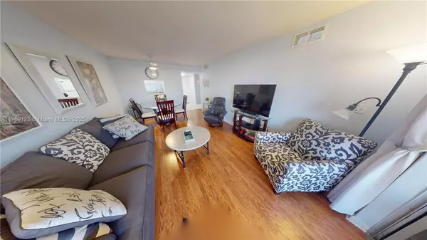 Sunrise, FL 33322,9261 Sunrise Lakes Blvd #307